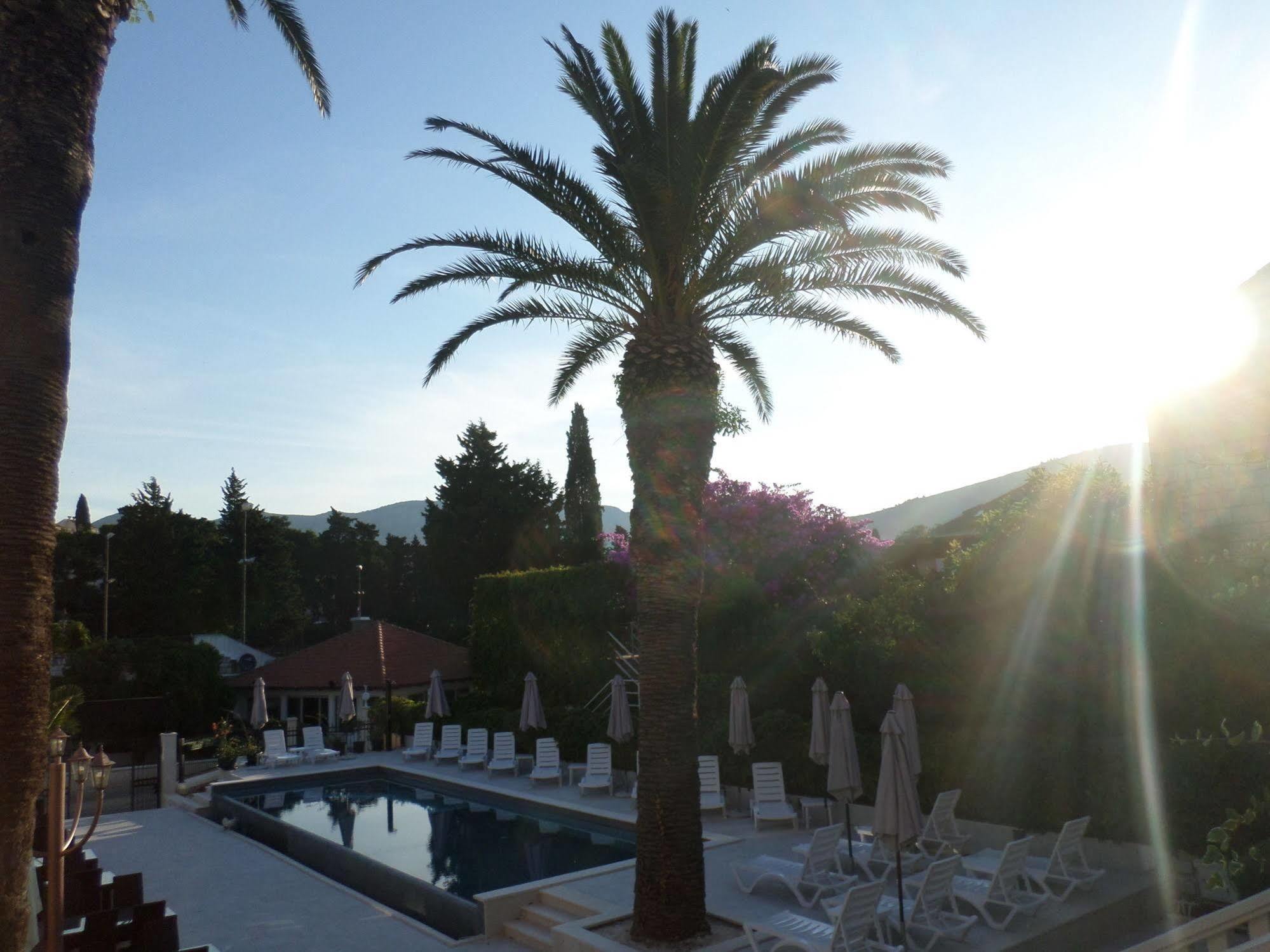 Hotel Aquarius Dubrovnik Bagian luar foto